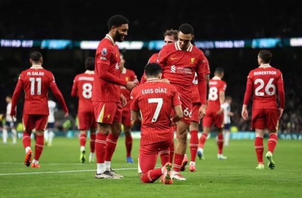 Trent Alexander-Arnold và Morgan Rogers: Hai ngôi sao nổi bật ở Premier League