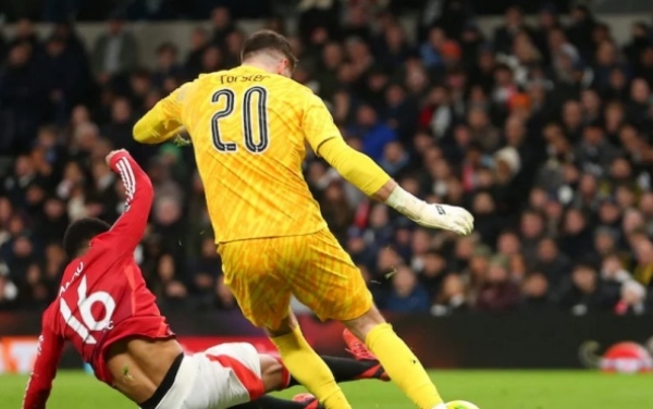 Triển khai bóng từ hàng thủ: Man City số 1; Tottenham - Southampton kém cỏi
