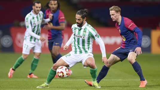 Trong lần hiếm hoi được đá chính, Frenkie De Jong thể hiện ra sao?