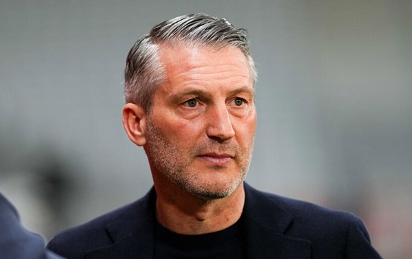 "Trọng tài chỉ nói tiếng Đức với các cầu thủ Dortmund"