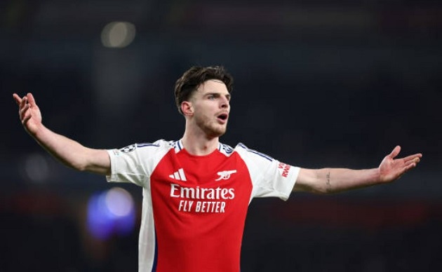 "Trọng tài đáng lẽ nên dừng trận đấu của Arsenal"