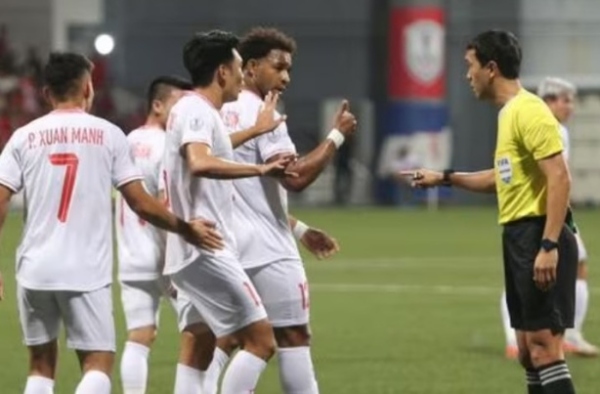 Trọng tài FIFA Hàn Quốc cầm còi trận derby CAHN gặp Hà Nội FC
