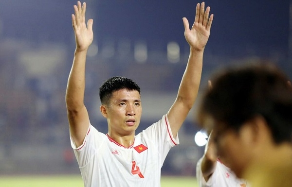 Trung vệ Bùi Tiến Dũng: 'Không thể chủ quan trước Indonesia'