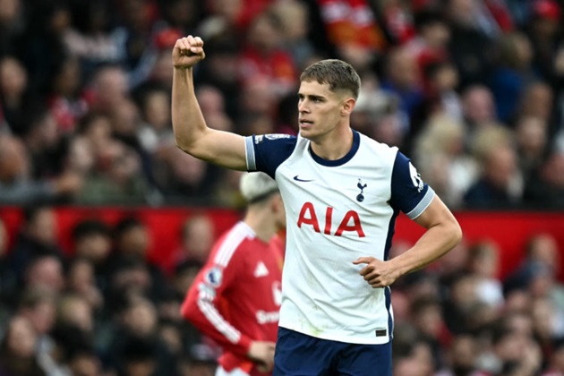 Trung vệ Tottenham lọt tầm ngắm Real Madrid