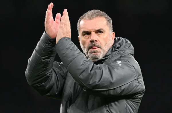 Trước đại chiến, Arne Slot "ru ngủ" Tottenham bằng lời mật ngọt