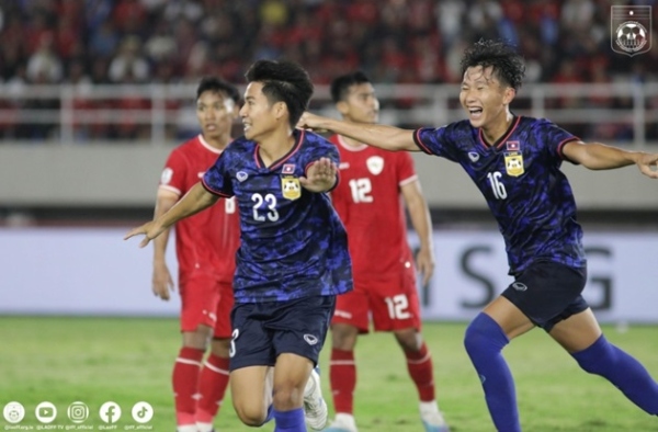 Truyền thông quốc tế khen ngợi màn trình diễn quả cảm của Lào trước Indonesia