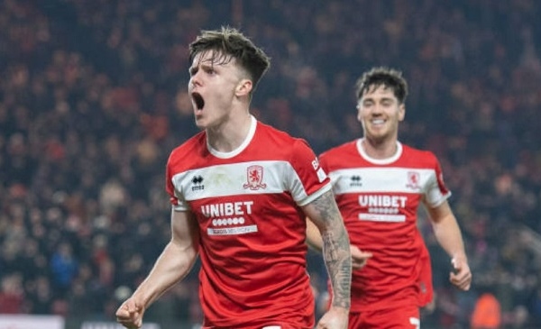 Tương lai bất định của thần đồng Scotland tại Liverpool