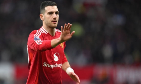 Tương lai Dalot tại MU bị đe dọa sau màn trình diễn đáng quên trước Crystal Palace