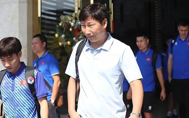 Tuyển Việt Nam về nước, rõ thái độ của ông Kim Sang-sik