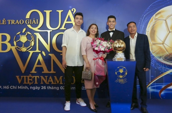 Ví dụ, Tien Linh, ví dụ, lễ Quả cầu vàng cho trận chung kết ASEAN Cup 2024