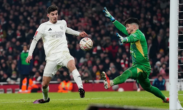 Vấn đề kéo dài ba năm của Arsenal
