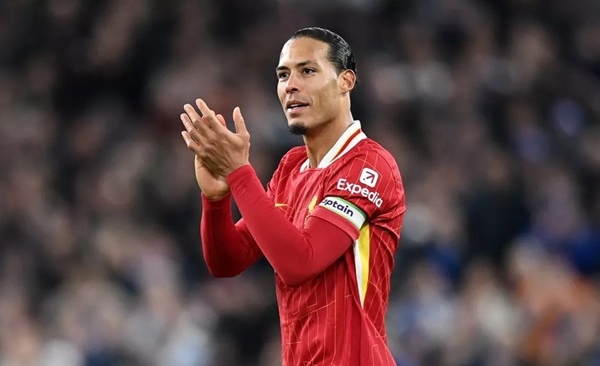 Van Dijk không chắc về tương lai ở Liverpool