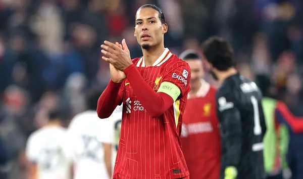 Van Dijk san bằng thống kê của huyền thoại Liverpool