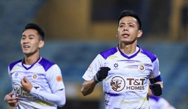 Văn Quyết đi vào lịch sử V-League tính về số tiền lót tay