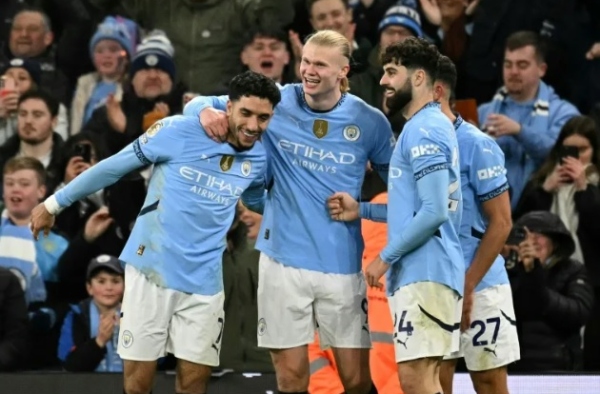 Vắng bóng tiki-taka trước Chelsea, Pep lên tiếng lý giải