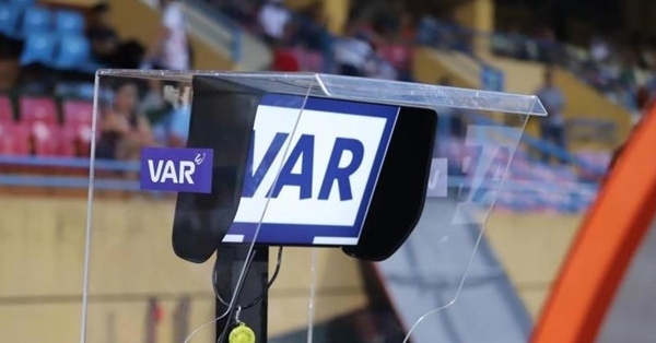 VAR hỏng 2 lần trên một sân vận động tại V-League