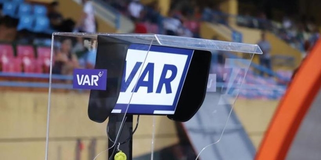 VAR hỏng 2 lần trên một sân vận động tại V-League