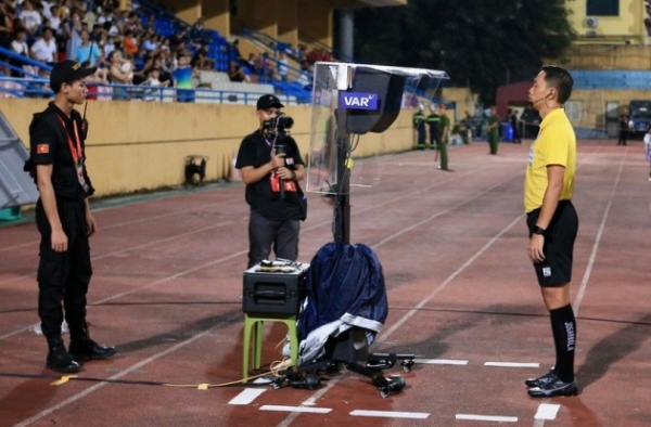 VAR lại gặp sự cố ở vòng 15 V-League 2024/25