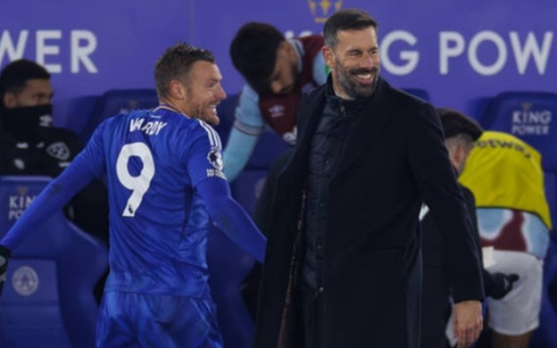 Vardy 'cứu giá' Van Nistelrooy trước Brighton