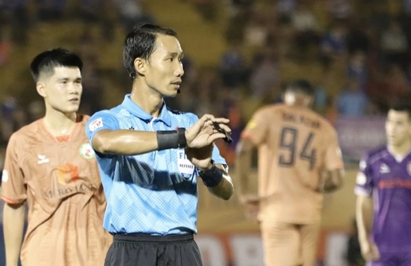VFF treo còi tổ trọng tài trận TP HCM vs Thanh Hóa