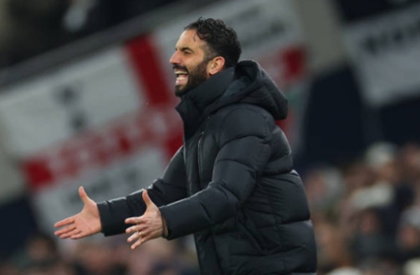 Vì sao Amorim nổi giận quát tháo ban huấn luyện Man Utd?