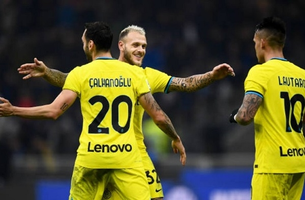 Vì sao Inter chọn áo màu vàng trong trận chung kết Champions League?