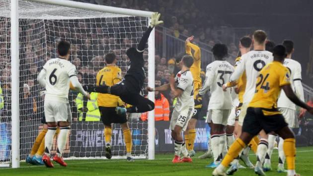 Vì sao Man United dễ thủng lưới từ các tình huống đá phạt góc?
