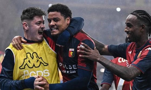 Vieira giúp Genoa thắng dễ Monza trên sân nhà