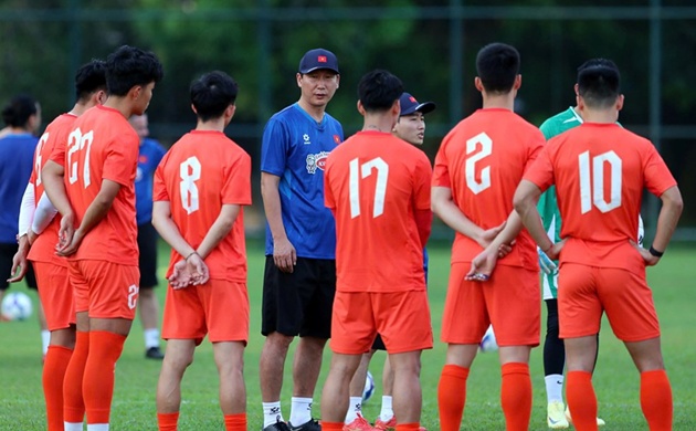 Việt Nam cần cẩn thận về Campuchia và Lào