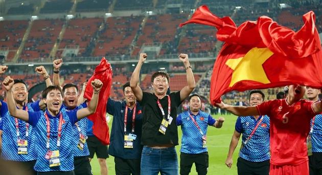 Việt Nam vs Campuchia: Sự thận trọng của HLV Kim Sang-sik