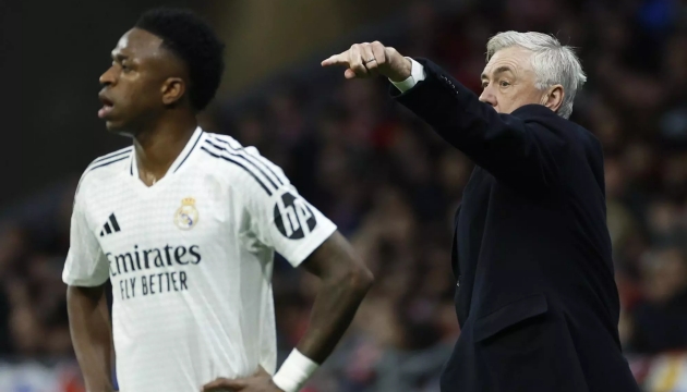 Villarreal vs Real Madrid: Ancelotti chỉ trích sâu cay; 'Công thức' bắn hạ Kền kền