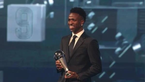 Vinicius: "Đúng vậy, tôi là cầu thủ hay nhất thế giới"