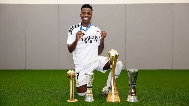 Vinicius giành 4 danh hiệu sau 1 trận đấu với Real