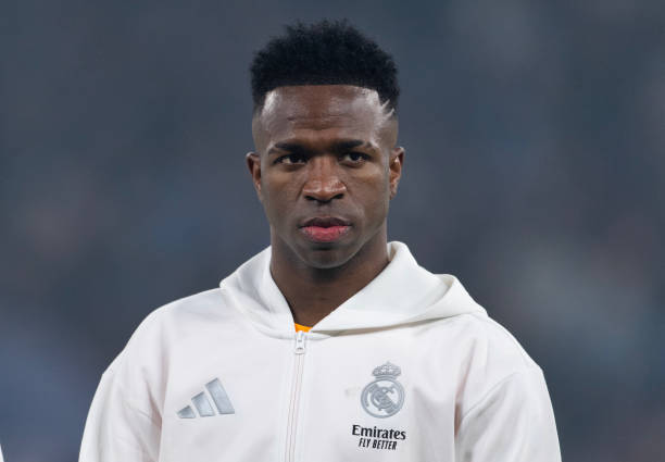 Vinicius làm ban lãnh đạo Real nóng mặt