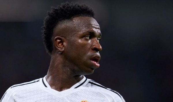 Vinicius: "Ronaldo nói tôi hay nhất thế giới, tôi tin điều đó"