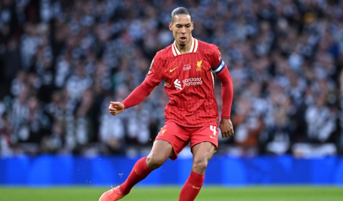 Virgil van Dijk hé lộ về tương lai tại Liverpool sau trận thua Newcastle