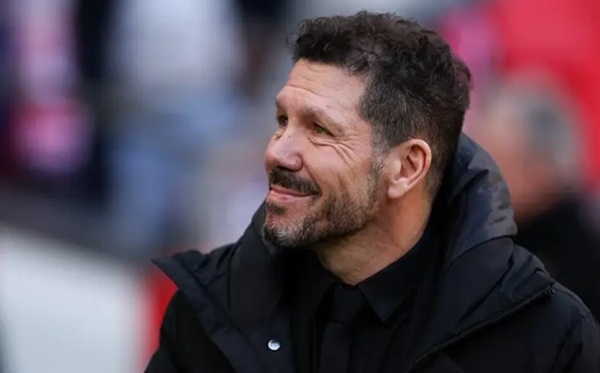 Vượt Barca và Real giành ngôi đầu, Atletico "thổi lửa" vào cuộc đua vô địch La Liga