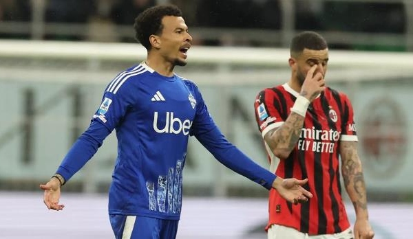 Walker đã cố gắng giúp Dele alli tránh thẻ đỏ nhưng không thành công
