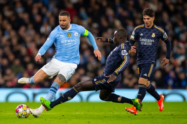 Wayne Rooney chỉ trích Man City vì để Kyle Walker ra đi