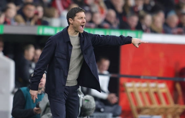 Xabi Alonso: "Tôi kiệt sức sau mỗi trận đấu với VfB Stuttgart"
