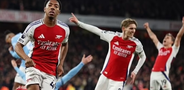 Xé lưới Man City, sao Arsenal được so sánh với Wayne Rooney