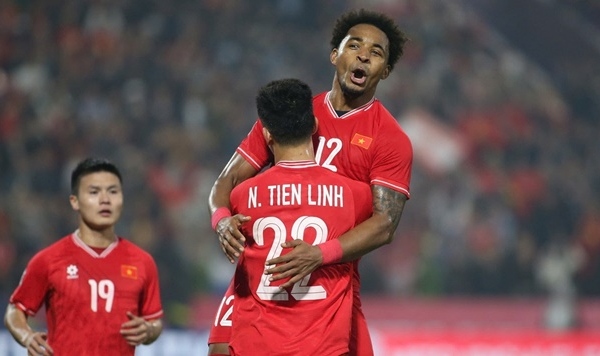 Xuân Son ghi 5 bàn, nhận thưởng khủng 100 triệu