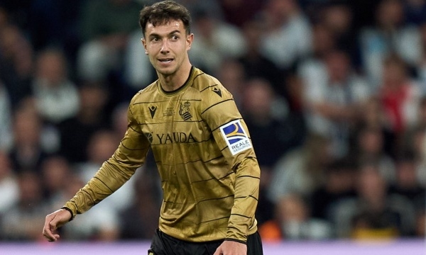 Zubimendi tạm hoãn gia nhập Arsenal, chờ tín hiệu của Real Madrid