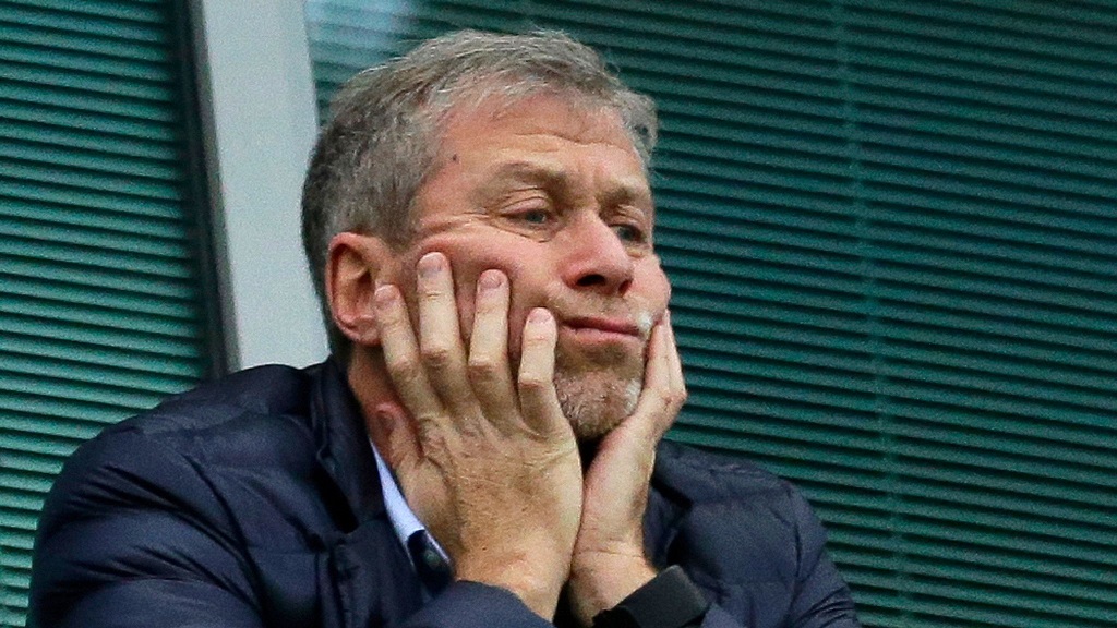 Abramovich đối mặt nguy cơ kiện tụng vì số tiền bán Chelsea
