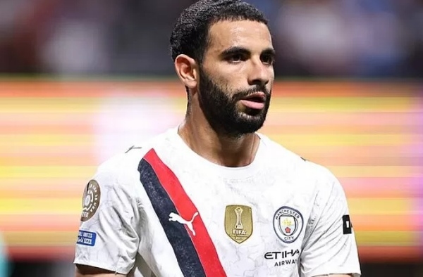 Ait-Nouri ra mắt bùng nổ, fan Man City phát cuồng