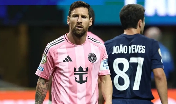 Bị chế nhạo, suýt choảng đồng đội cũ: Messi bất lực trong ngày PSG 'nghiền nát' Inter Miami