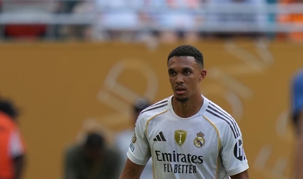 Bị chê nhạt nhòa, Alexander-Arnold nói gì sau trận Real Madrid 1-1 Al Hilal?