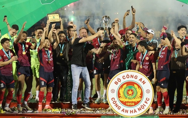 CAHN thắng đậm SLNA, cùng Nam Định dự AFC Champions League Two