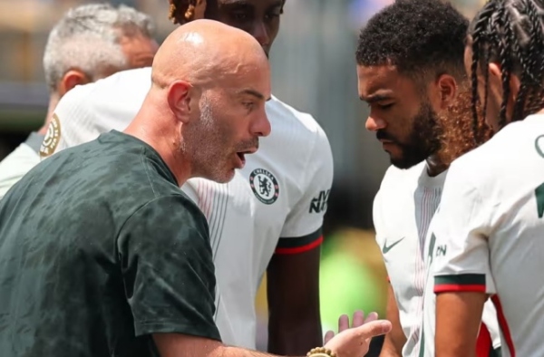 Chelsea rối loạn tuyến giữa, Maresca đau đầu vì thừa tiền vệ