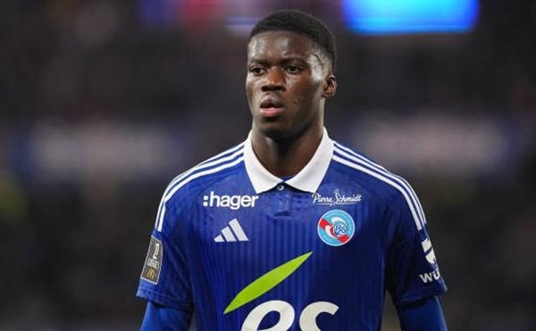 CHÍNH THỨC: Chelsea chiêu mộ thành công Mamadou Sarr